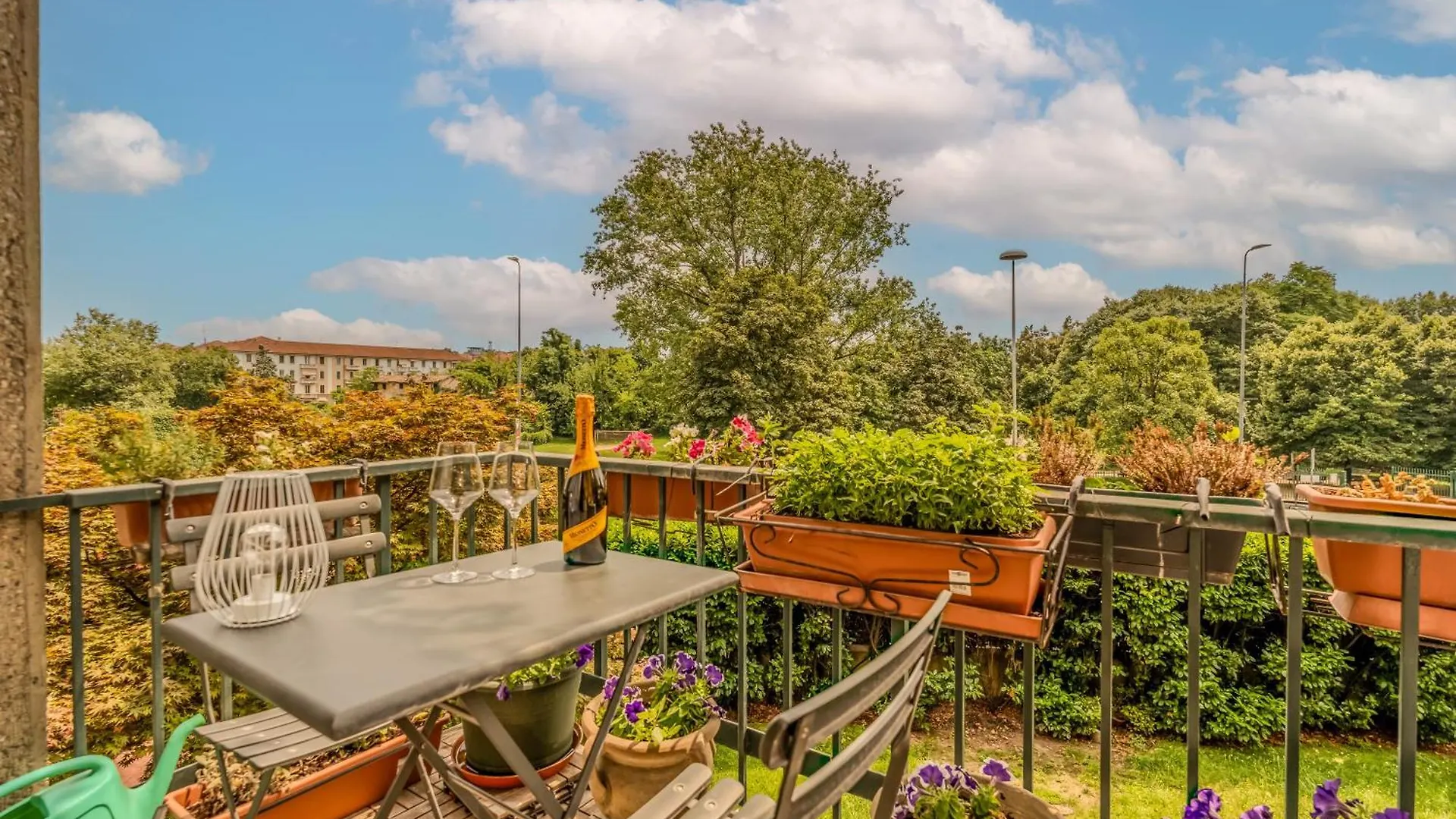 Luxury Apartment In Navigli Milan