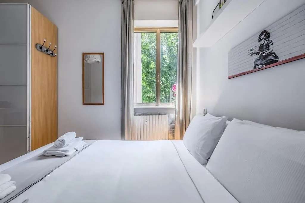 Luxury Apartment In Navigli Milan 0*,