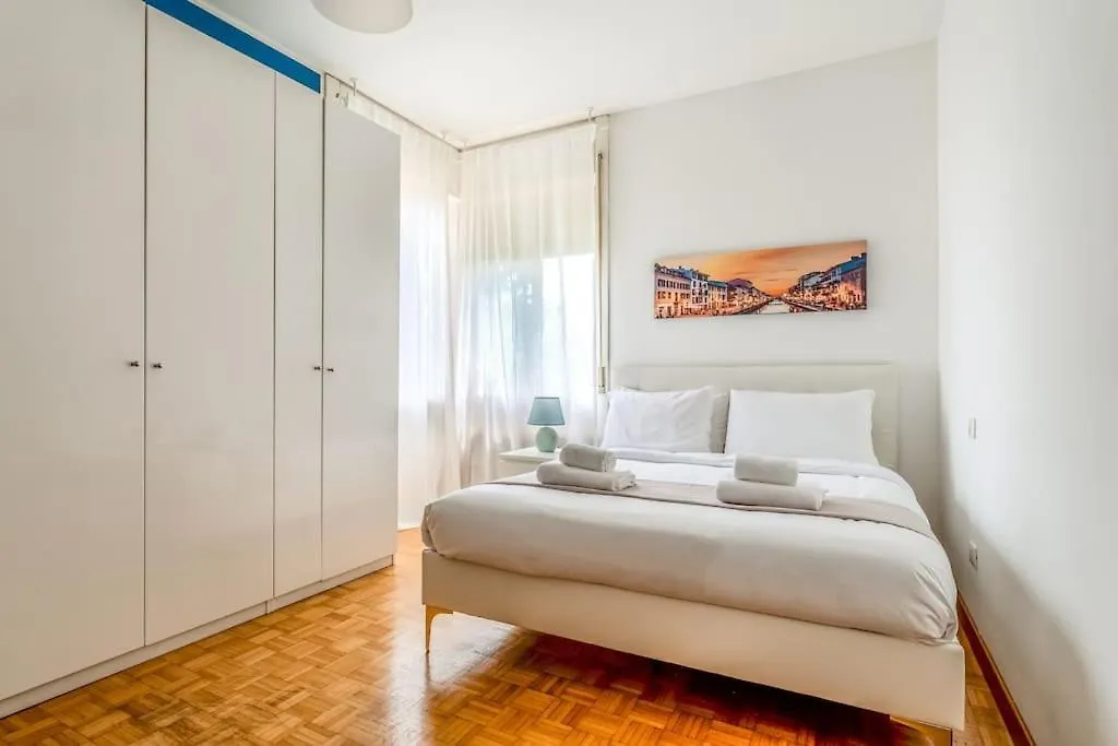 Luxury Apartment In Navigli Milan