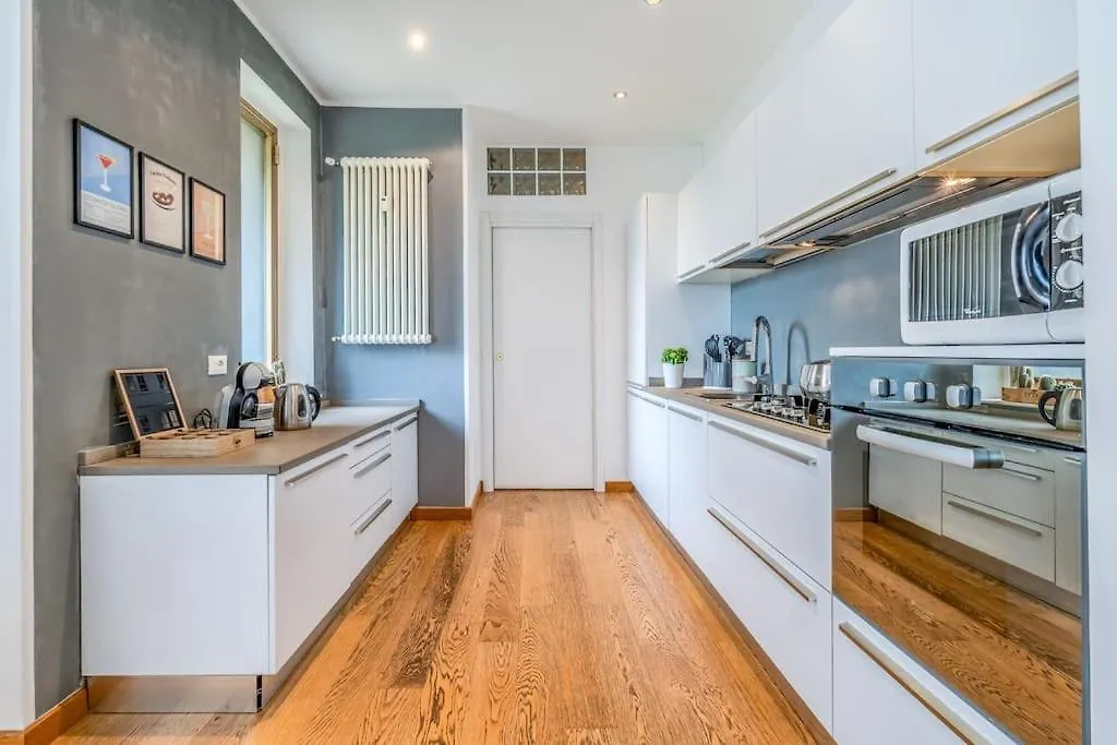 Luxury Apartment In Navigli ミラノ