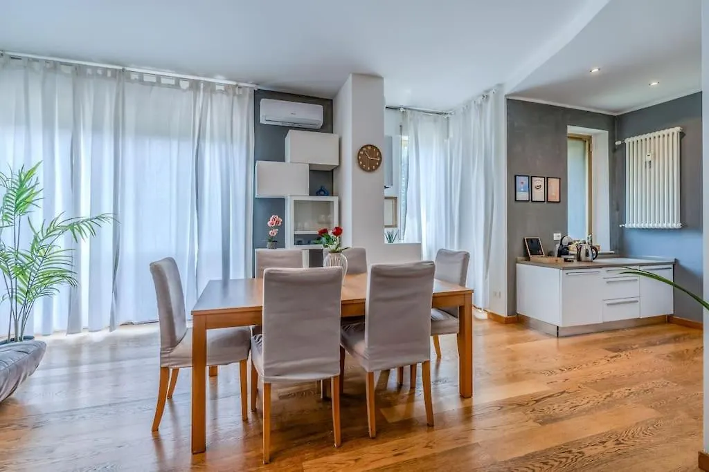 Luxury Apartment In Navigli ミラノ イタリア